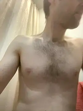 Snapshot of LynnAhNight chatting on October 2025 03:28:02 AM LynnAhNight online show from October 2025 03:28:02 AM