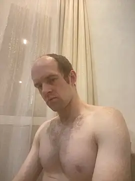 Snapshot of LynnAhNight chatting on October 2025 03:21:02 AM LynnAhNight online show from October 2025 03:21:02 AM