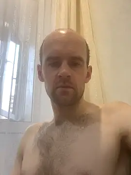 Snapshot of LynnAhNight chatting on November 2025 04:44:02 AM LynnAhNight online show from November 2025 04:44:02 AM