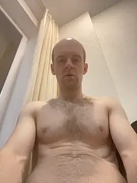 Snapshot of LynnAhNight chatting on November 2025 03:18:02 AM LynnAhNight online show from November 2025 03:18:02 AM