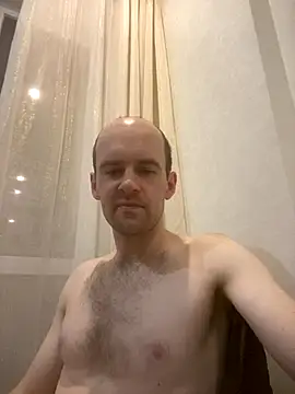 Snapshot of LynnAhNight chatting on November 2025 03:17:01 AM LynnAhNight online show from November 2025 03:17:01 AM