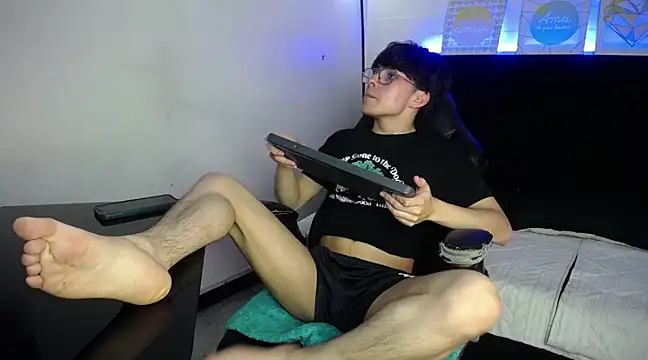 Snapshot of PepperTwink chatting on February 2025 12:28:01 PM PepperTwink online show from February 2025 12:28:01 PM