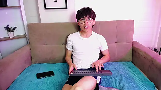 Snapshot of PepperTwink chatting on February 2025 02:09:02 PM PepperTwink online show from February 2025 02:09:02 PM