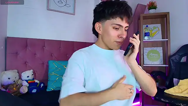Snapshot of PepperTwink chatting on September 2025 03:37:02 PM PepperTwink online show from September 2025 03:37:02 PM