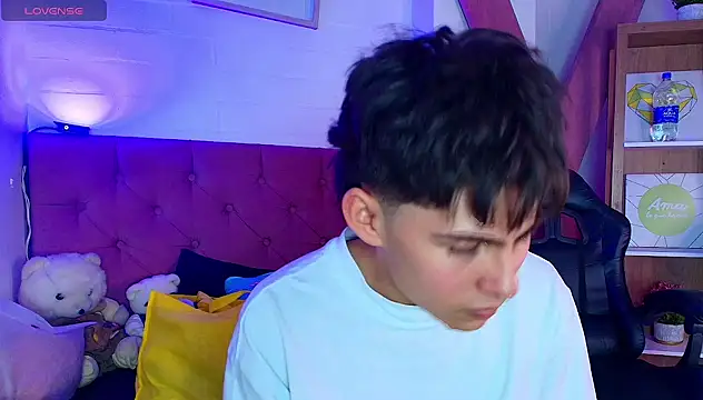 Snapshot of PepperTwink chatting on September 2025 04:21:02 PM PepperTwink online show from September 2025 04:21:02 PM