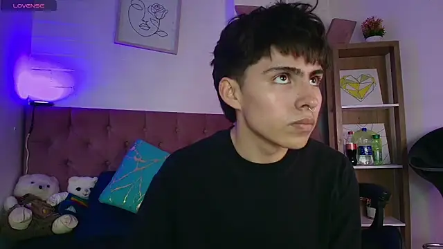 Snapshot of PepperTwink chatting on October 2025 04:48:01 PM PepperTwink online show from October 2025 04:48:01 PM