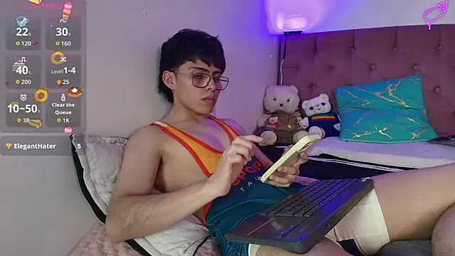 Snapshot of PepperTwink chatting on October 2025 05:59:01 PM PepperTwink online show from October 2025 05:59:01 PM
