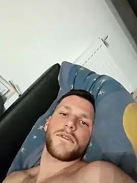 Snapshot of Cosmin224451 chatting on November 2025 05:39:01 PM Cosmin224451 online show from November 2025 05:39:01 PM