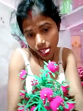 Snapshot of Miss_triha chatting on February 2025 08:04:01 PM Miss triha online show from February 2025 08:04:01 PM