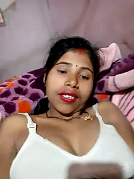 Snapshot of Miss_triha chatting on February 2025 07:52:01 PM Miss triha online show from February 2025 07:52:01 PM