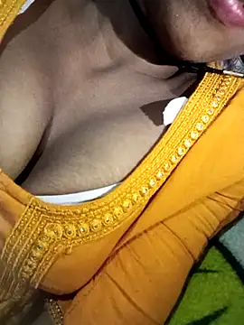 Snapshot of Miss_triha chatting on September 2025 11:07:01 PM Miss triha online show from September 2025 11:07:01 PM