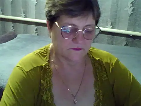 Snapshot of ElzaJewel chatting on November 2025 08:08:02 PM ElzaJewel online show from November 2025 08:08:02 PM