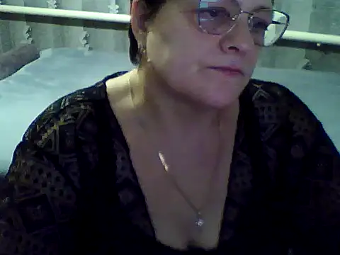 Snapshot of ElzaJewel chatting on November 2025 08:33:02 PM ElzaJewel online show from November 2025 08:33:02 PM