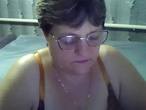 Snapshot of ElzaJewel chatting on December 2025 08:25:01 PM ElzaJewel online show from December 2025 08:25:01 PM