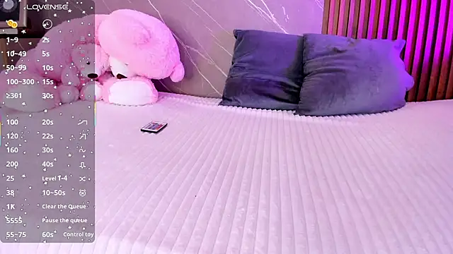 ariana jhonson1 online show from October 2025 12:28:01 PM