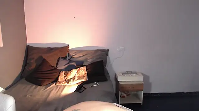 Snapshot of LeaBigboobs chatting on February 2025 05:11:02 PM LeaBigboobs online show from February 2025 05:11:02 PM