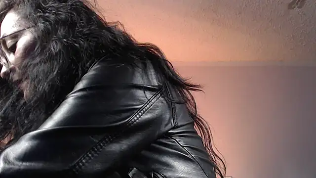 Snapshot of LeaBigboobs chatting on March 2025 06:50:01 PM LeaBigboobs online show from March 2025 06:50:01 PM