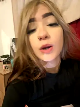 Snapshot of akirahattori chatting on October 2025 10:21:02 PM akirahattori online show from October 2025 10:21:02 PM