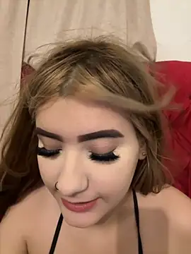 Snapshot of akirahattori chatting on October 2025 02:12:02 AM akirahattori online show from October 2025 02:12:02 AM