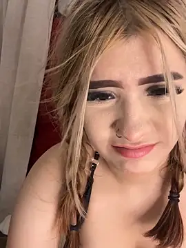 Snapshot of akirahattori chatting on October 2025 02:41:02 AM akirahattori online show from October 2025 02:41:02 AM