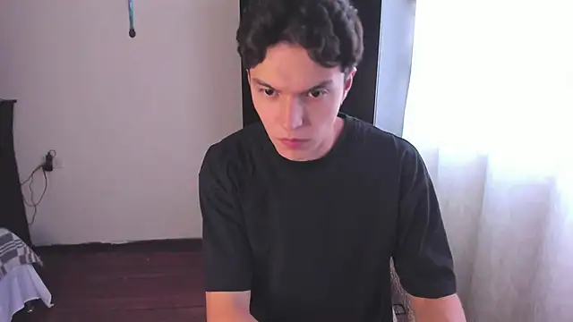 Snapshot of Mastrangelo_xxx chatting on March 2025 10:17:02 PM Mastrangelo xxx online show from March 2025 10:17:02 PM