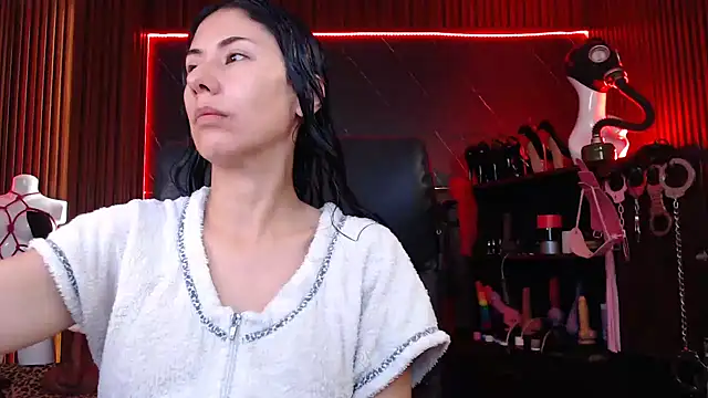 XiaQueen online show from October 2025 12:04:02 PM