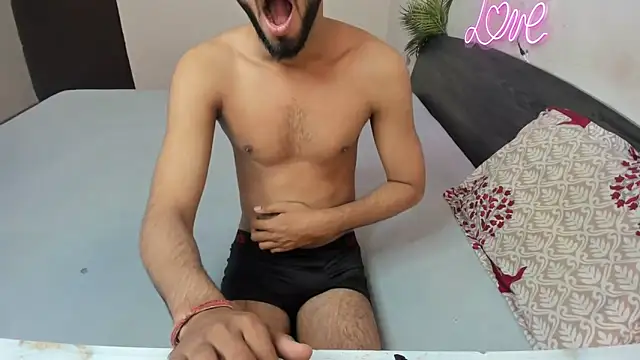 Snapshot of Queen_Couple chatting on November 2025 05:56:02 AM Queen Couple online show from November 2025 05:56:02 AM