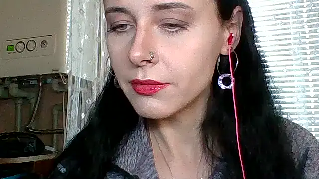 LuminousLady online show from November 2025 10:28:01 AM