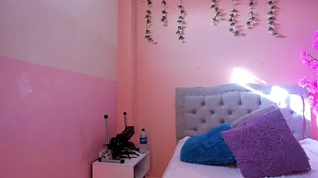 littletammy4u  online show from October 2025 12:26:02 PM