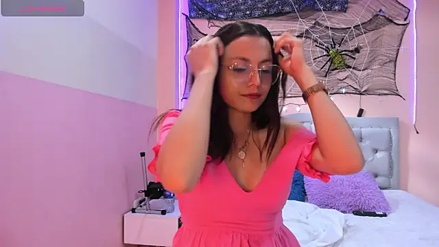 littletammy4u  online show from October 2025 12:34:02 PM