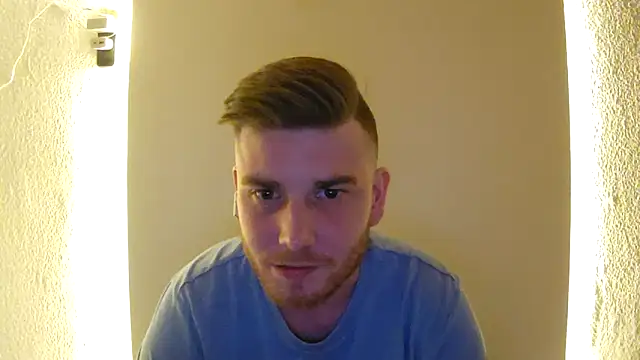 Snapshot of Foxtrott_242 chatting on April 2026 11:31:01 PM Foxtrott 242 online show from April 2026 11:31:01 PM