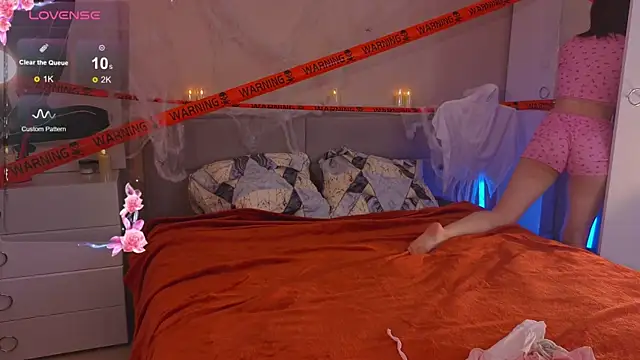 Mia Luw online show from October 2025 05:37:02 AM