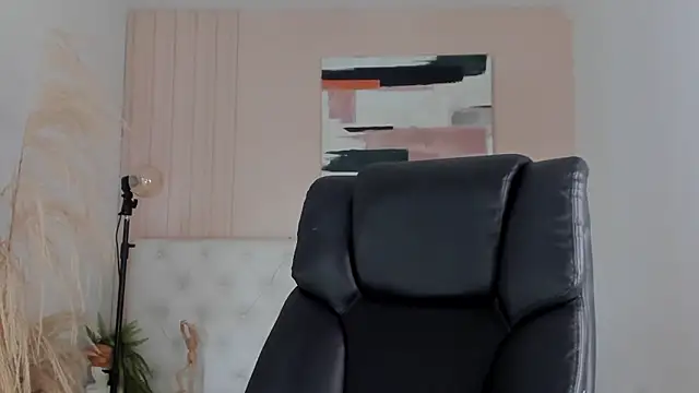 ISAAC CRYSTON online show from October 2025 07:34:02 PM