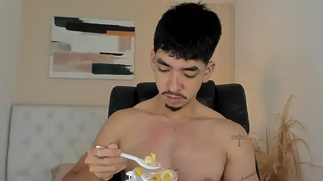 ISAAC CRYSTON online show from February 2026 09:35:01 PM