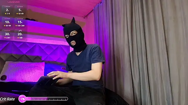 Snapshot of Golden-Boyy chatting on March 2025 12:18:02 PM Golden-Boyy online show from March 2025 12:18:02 PM