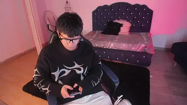 Snapshot of Golden-Boyy chatting on September 2025 03:19:02 AM Golden-Boyy online show from September 2025 03:19:02 AM