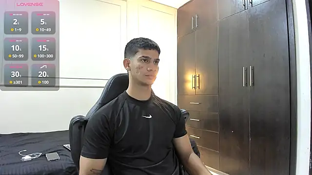 Snapshot of ANDRES_STUD chatting on May 2026 03:00:01 AM ANDRES STUD online show from May 2026 03:00:01 AM
