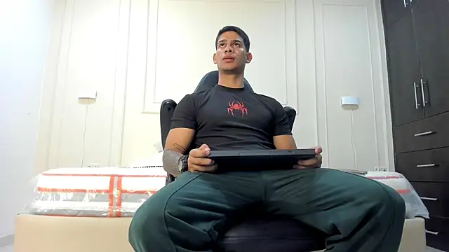 Snapshot of ANDRES_STUD chatting on May 2026 03:35:01 AM ANDRES STUD online show from May 2026 03:35:01 AM