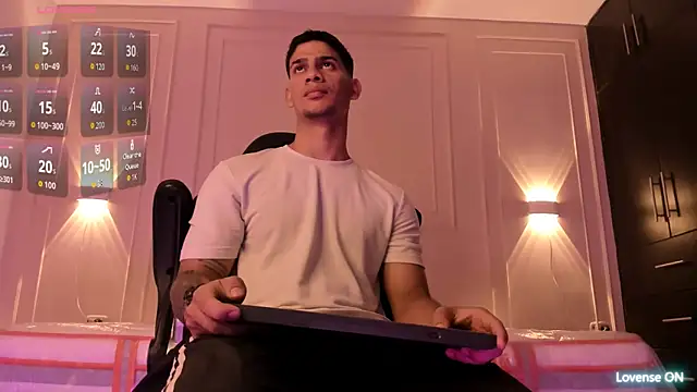 Snapshot of ANDRES_STUD chatting on May 2026 04:20:01 AM ANDRES STUD online show from May 2026 04:20:01 AM