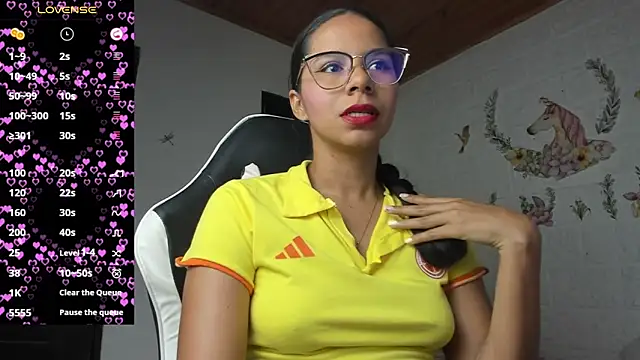 Snapshot of alisson_hoffman05 chatting on June 2026 07:34:01 PM alisson hoffman05 online show from June 2026 07:34:01 PM