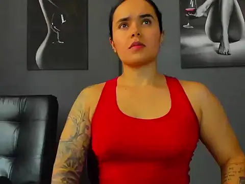 karlyjons12 online show from November 2025 04:42:02 PM