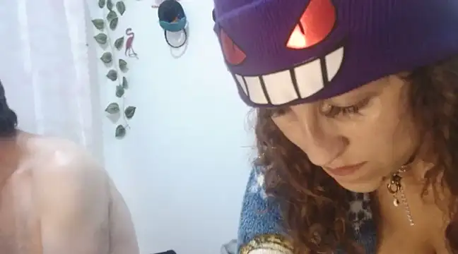 Snapshot of jeans_and_emma chatting on February 2025 06:16:02 AM jeans and emma online show from February 2025 06:16:02 AM