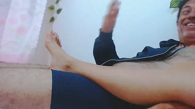 Snapshot of jeans_and_emma chatting on March 2025 06:26:02 AM jeans and emma online show from March 2025 06:26:02 AM