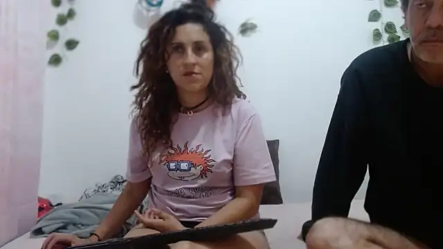 Snapshot of jeans_and_emma chatting on March 2025 12:05:02 AM jeans and emma online show from March 2025 12:05:02 AM