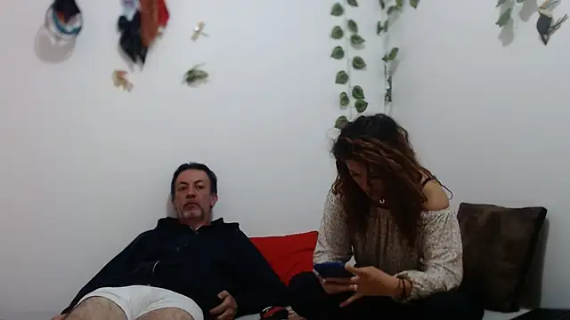 Snapshot of jeans_and_emma chatting on March 2025 12:21:01 AM jeans and emma online show from March 2025 12:21:01 AM