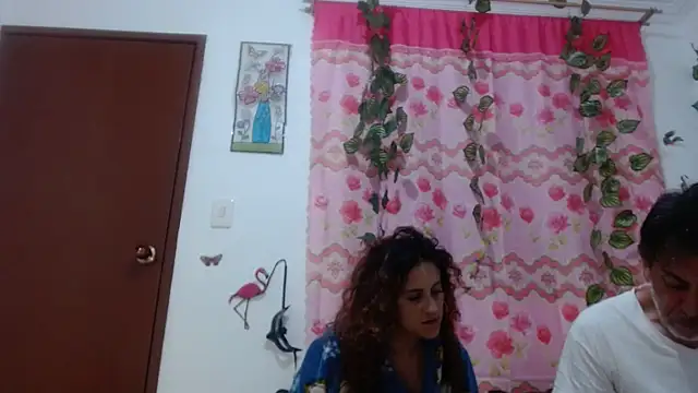 Snapshot of jeans_and_emma chatting on March 2025 01:34:02 AM jeans and emma online show from March 2025 01:34:02 AM