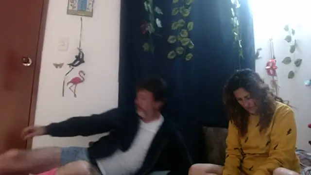 Snapshot of jeans_and_emma chatting on March 2025 12:27:02 AM jeans and emma online show from March 2025 12:27:02 AM