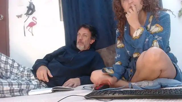 Snapshot of jeans_and_emma chatting on March 2025 09:15:02 AM jeans and emma online show from March 2025 09:15:02 AM