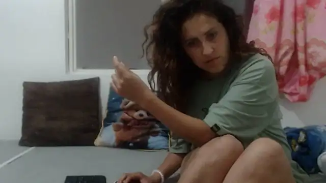 Snapshot of jeans_and_emma chatting on September 2025 12:00:02 AM jeans and emma online show from September 2025 12:00:02 AM