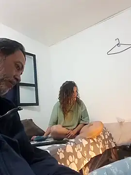 Snapshot of jeans_and_emma chatting on September 2025 11:52:02 PM jeans and emma online show from September 2025 11:52:02 PM